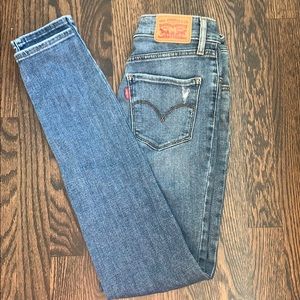 LEVI JEANS